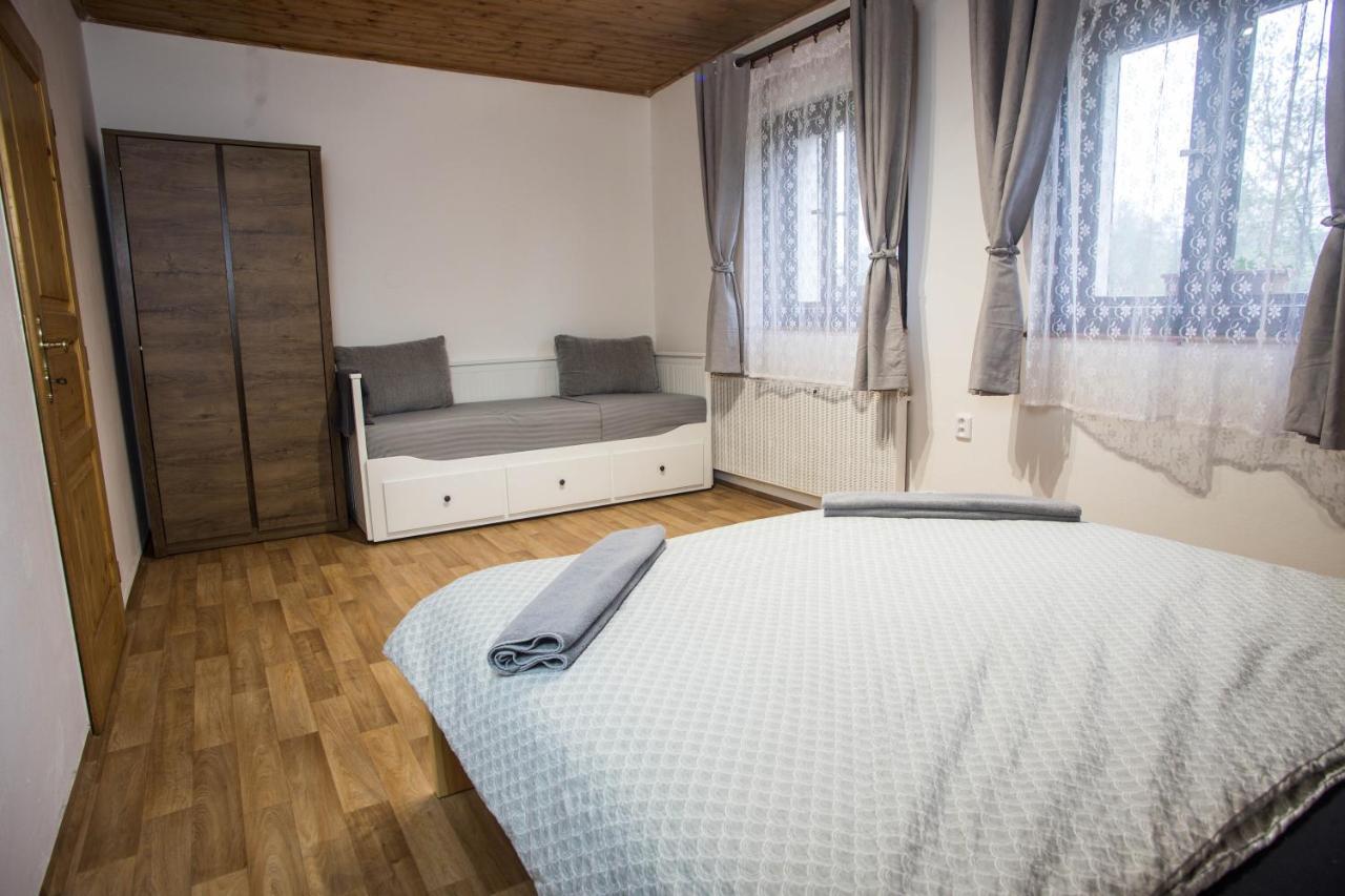 Apartmany Ve Mlejne Cachrov Exterior foto