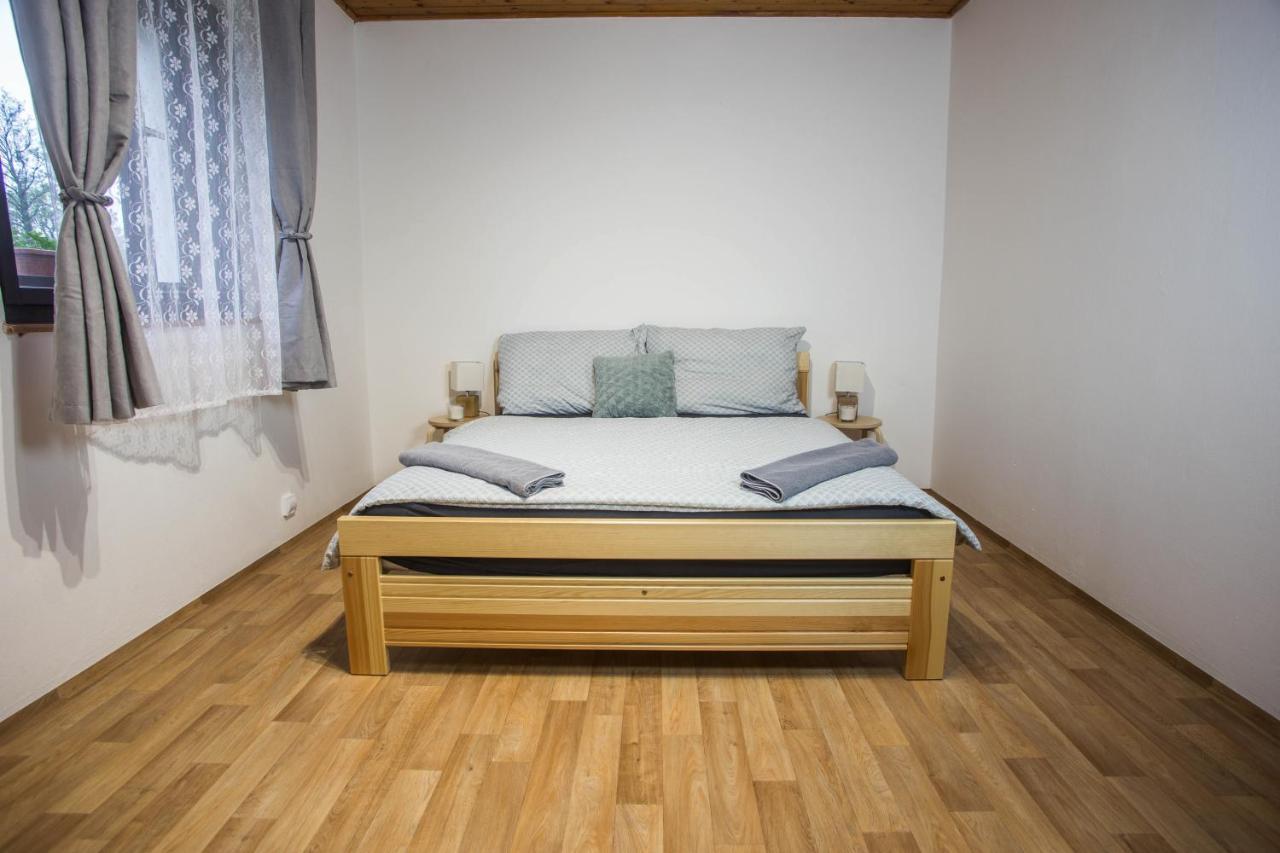 Apartmany Ve Mlejne Cachrov Exterior foto